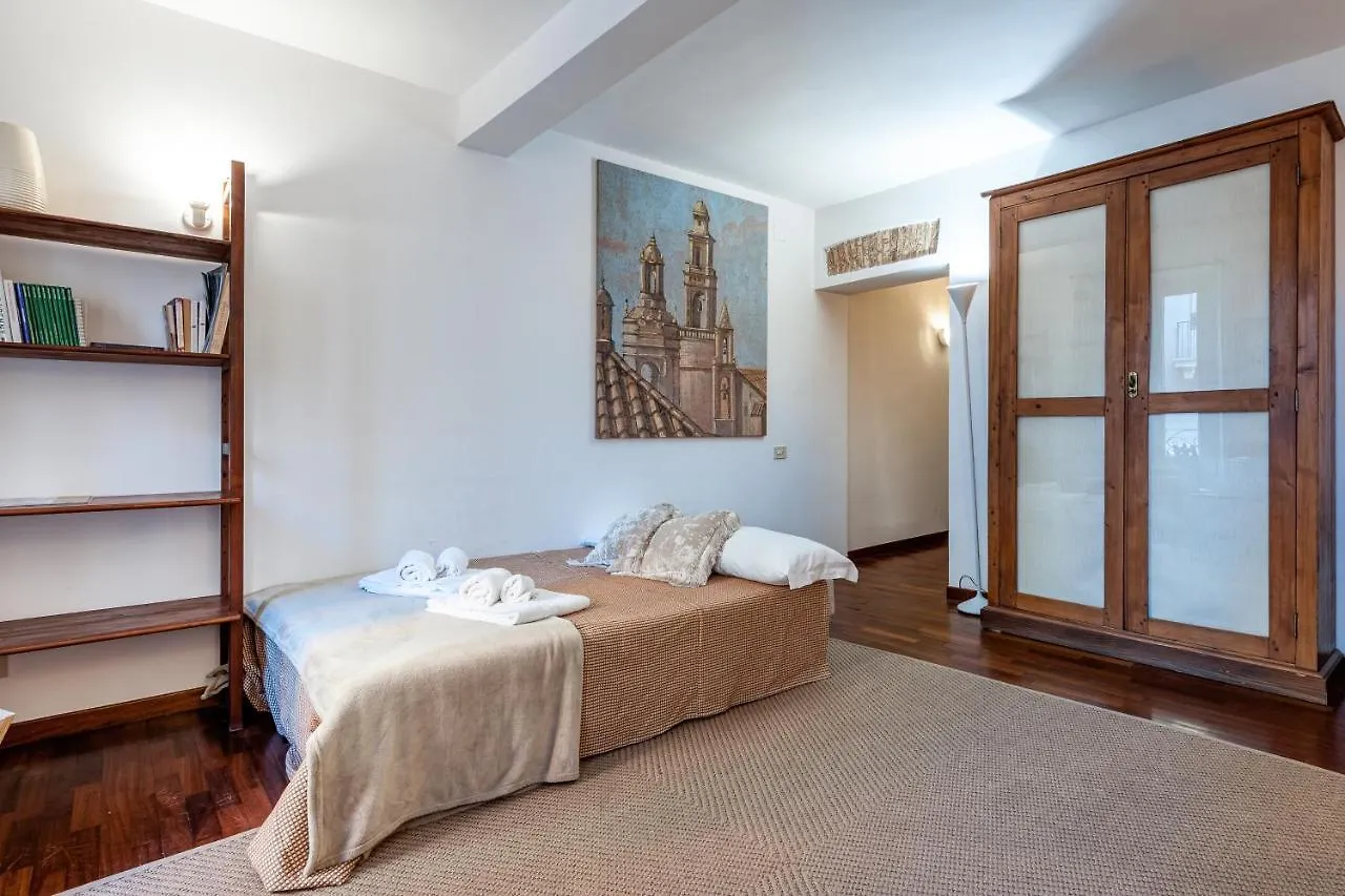 Irex Popolo Square Private Apartment  Rome