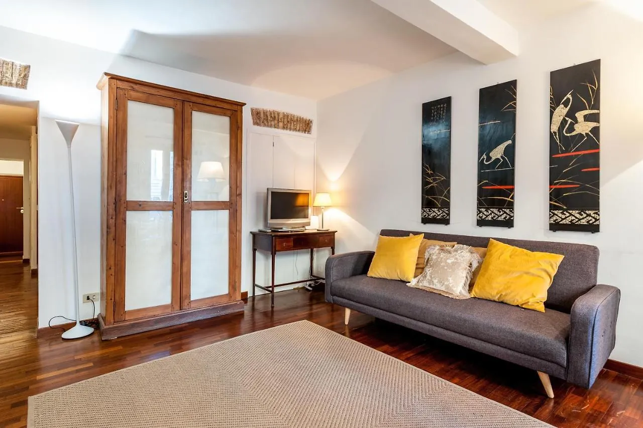 Irex Popolo Square Private Apartment Italy